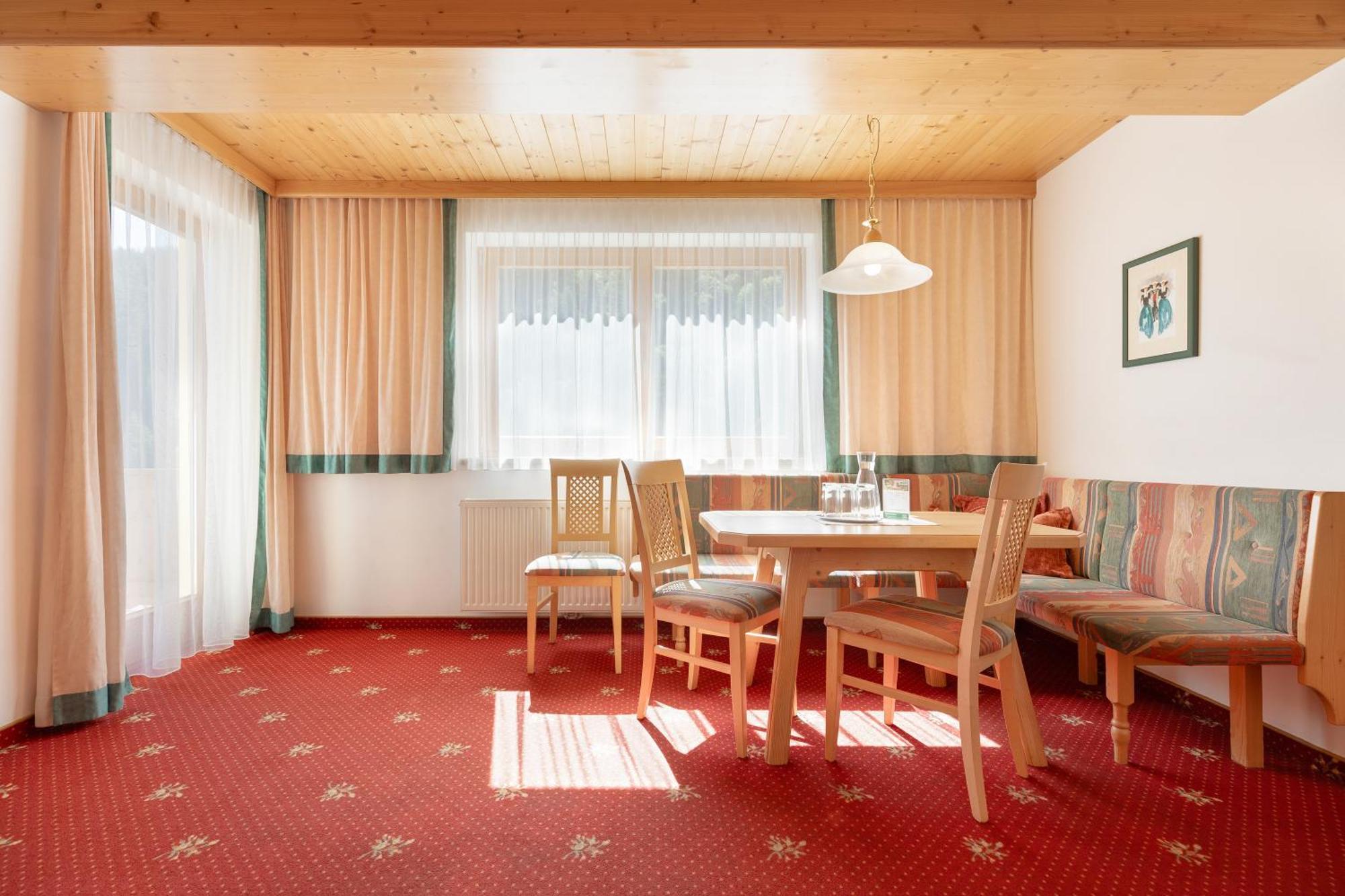 Hotel Pinzger Tux Eksteriør billede