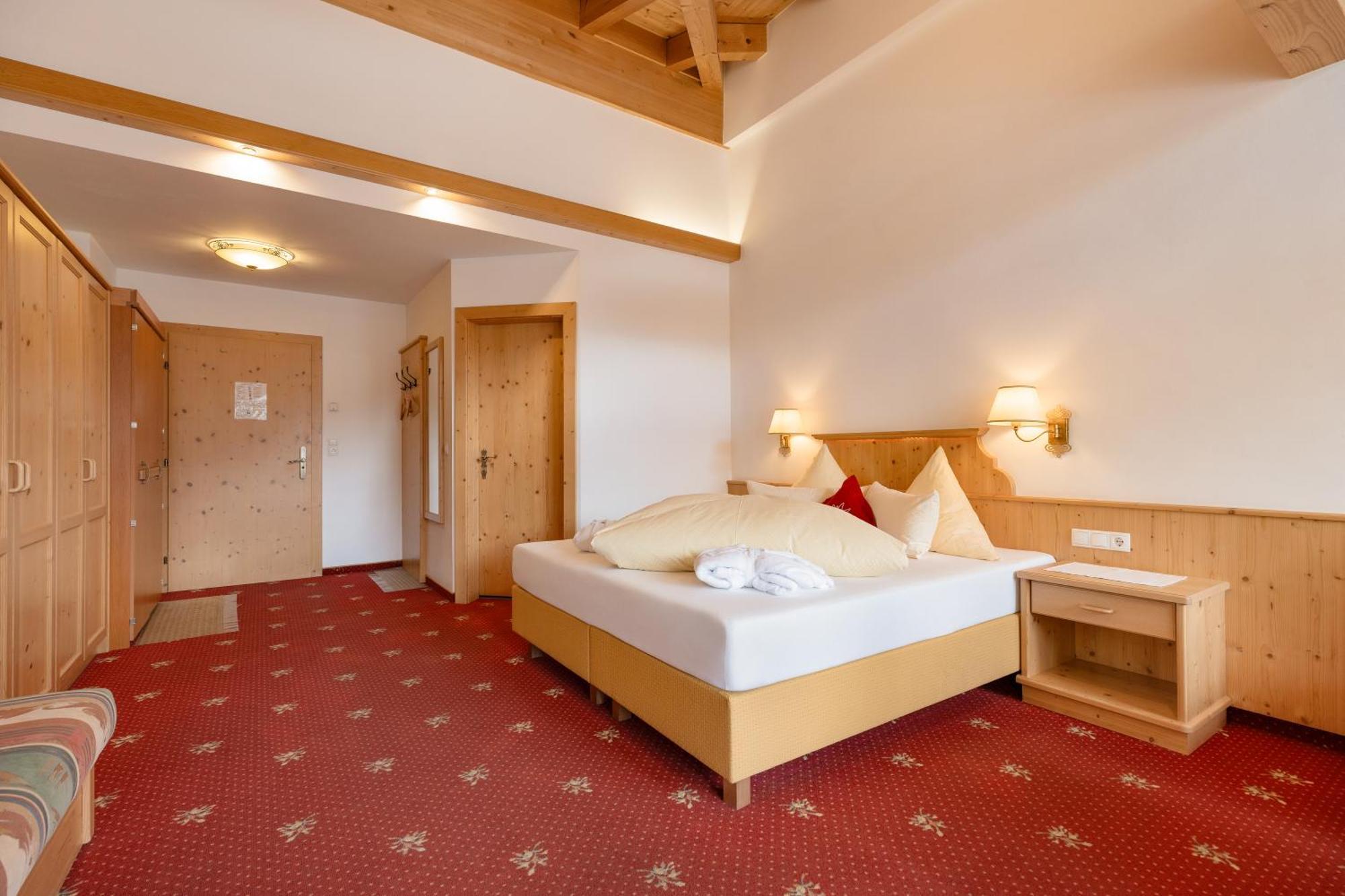 Hotel Pinzger Tux Eksteriør billede