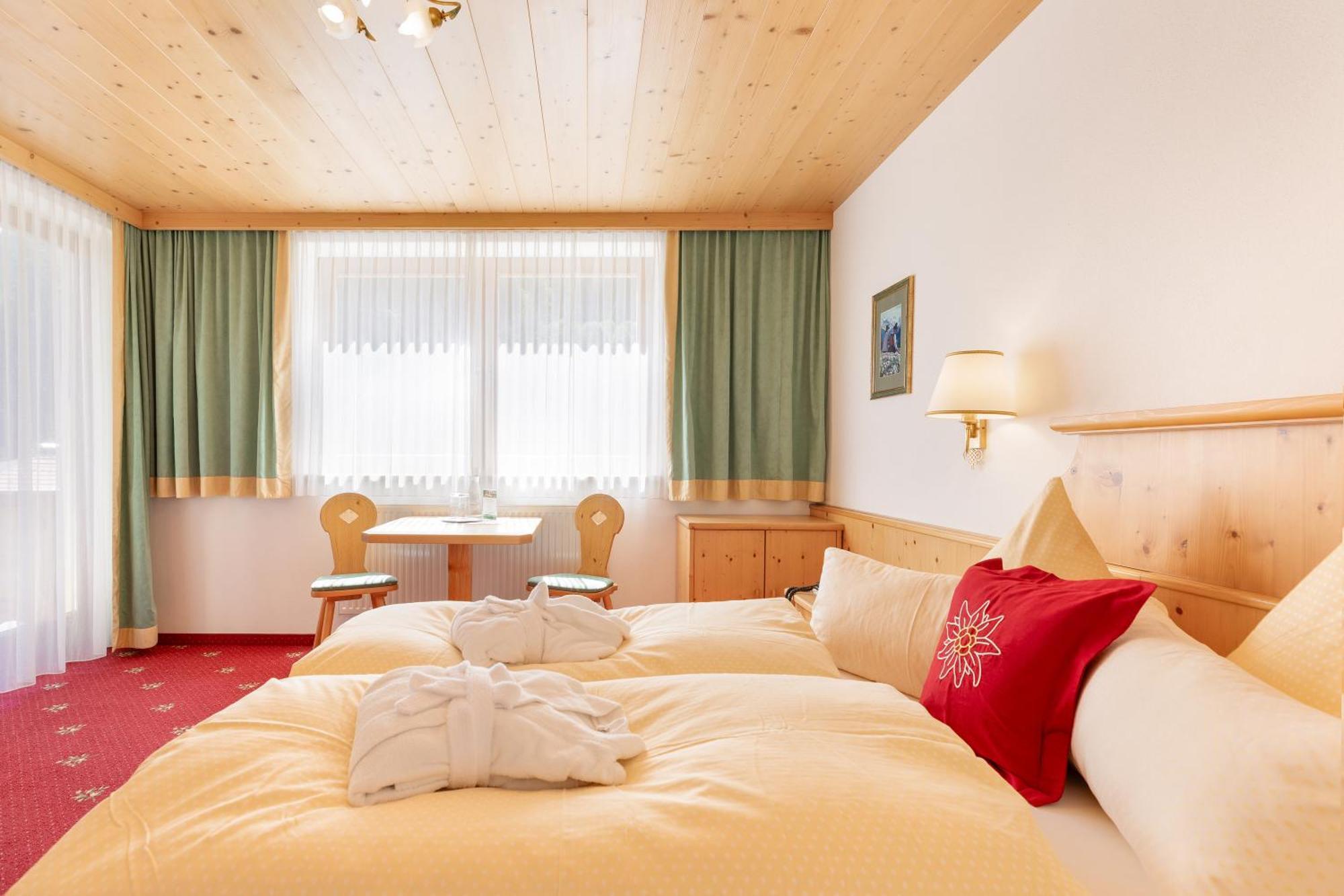 Hotel Pinzger Tux Eksteriør billede