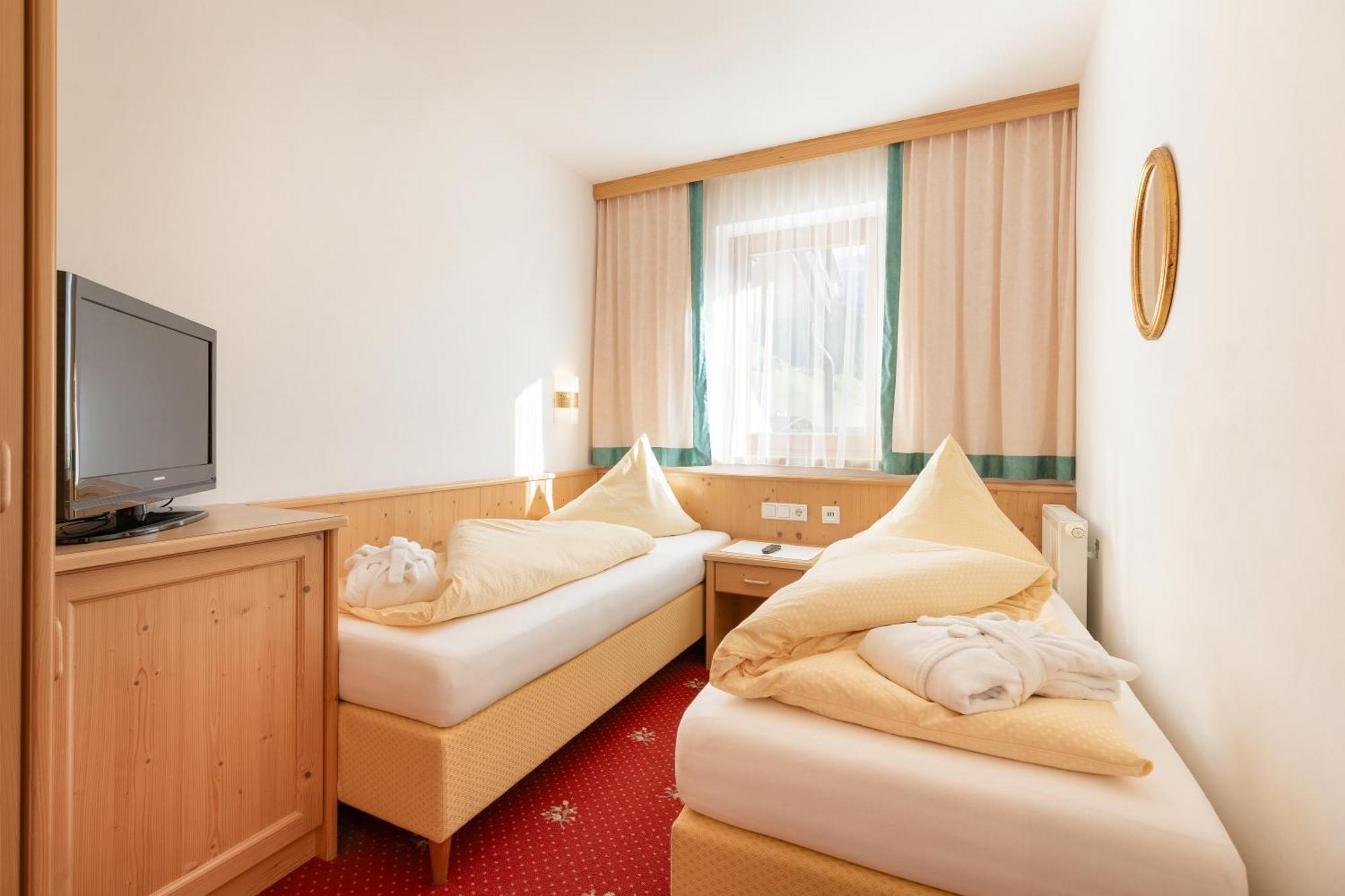 Hotel Pinzger Tux Eksteriør billede